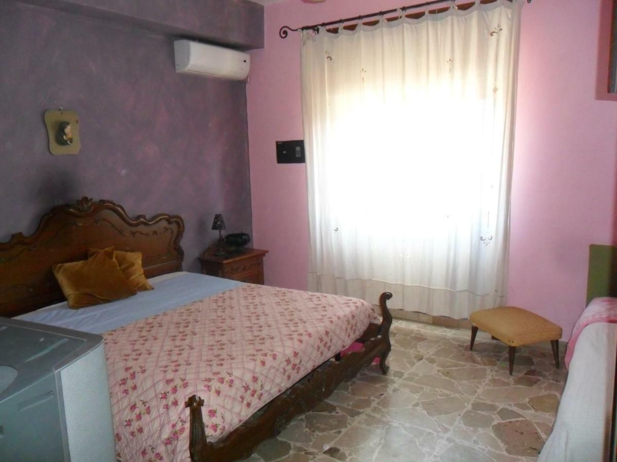 B&B Pinkhouse Milazzo Buitenkant foto